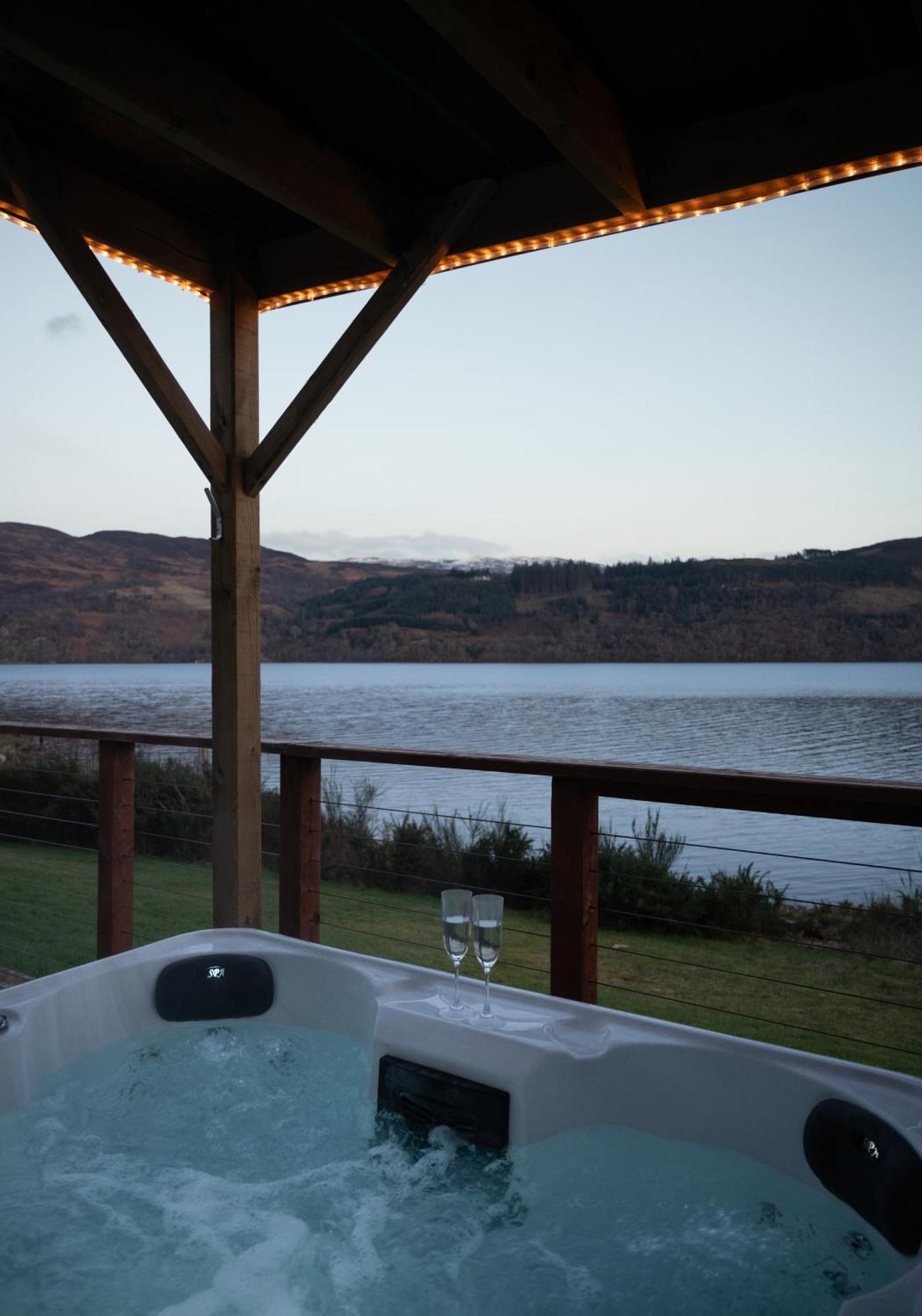 Shoreland Lodges - Cherry Lodge Fort Augustus Esterno foto
