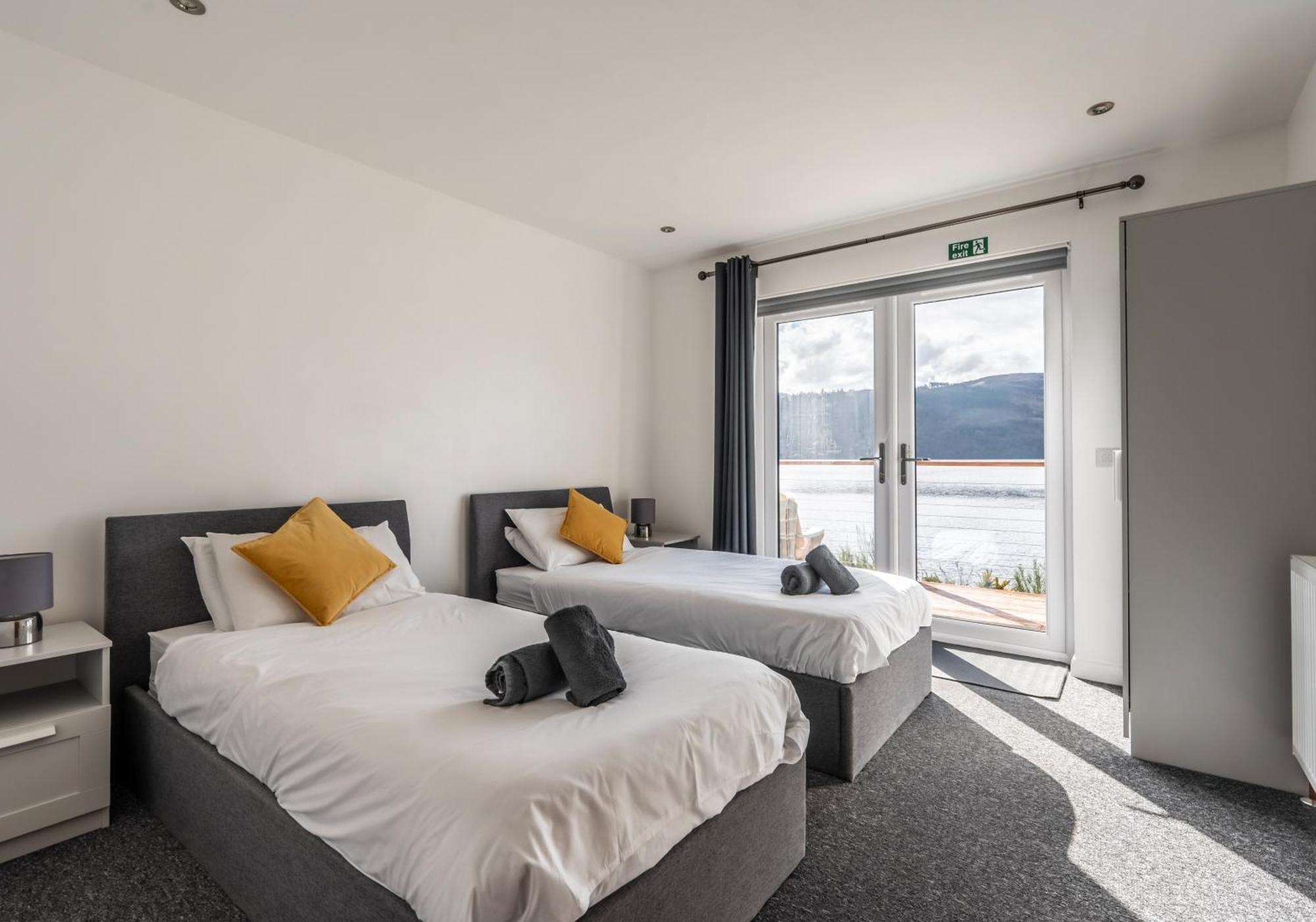 Shoreland Lodges - Cherry Lodge Fort Augustus Esterno foto